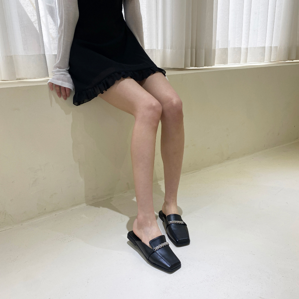 신발 모델 착용 이미지-S2L10